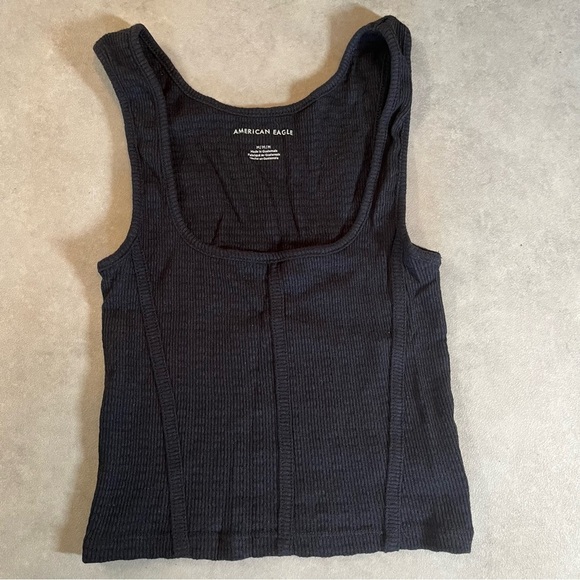 American Eagle Outfitters Dark Ribbed Cropped Tank Top. Medium - Picture 5 of 10